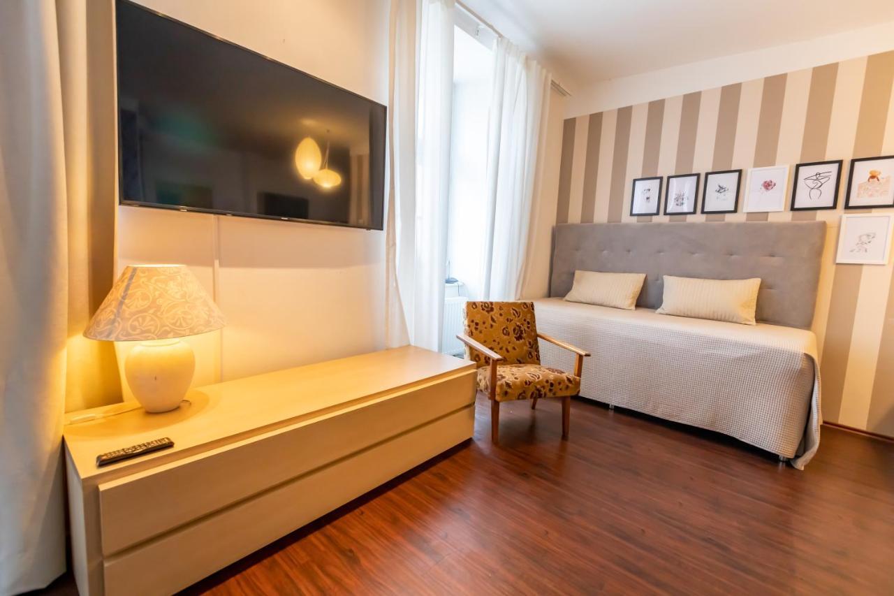 Palac Daun - Studio Apartments ズノイモ エクステリア 写真
