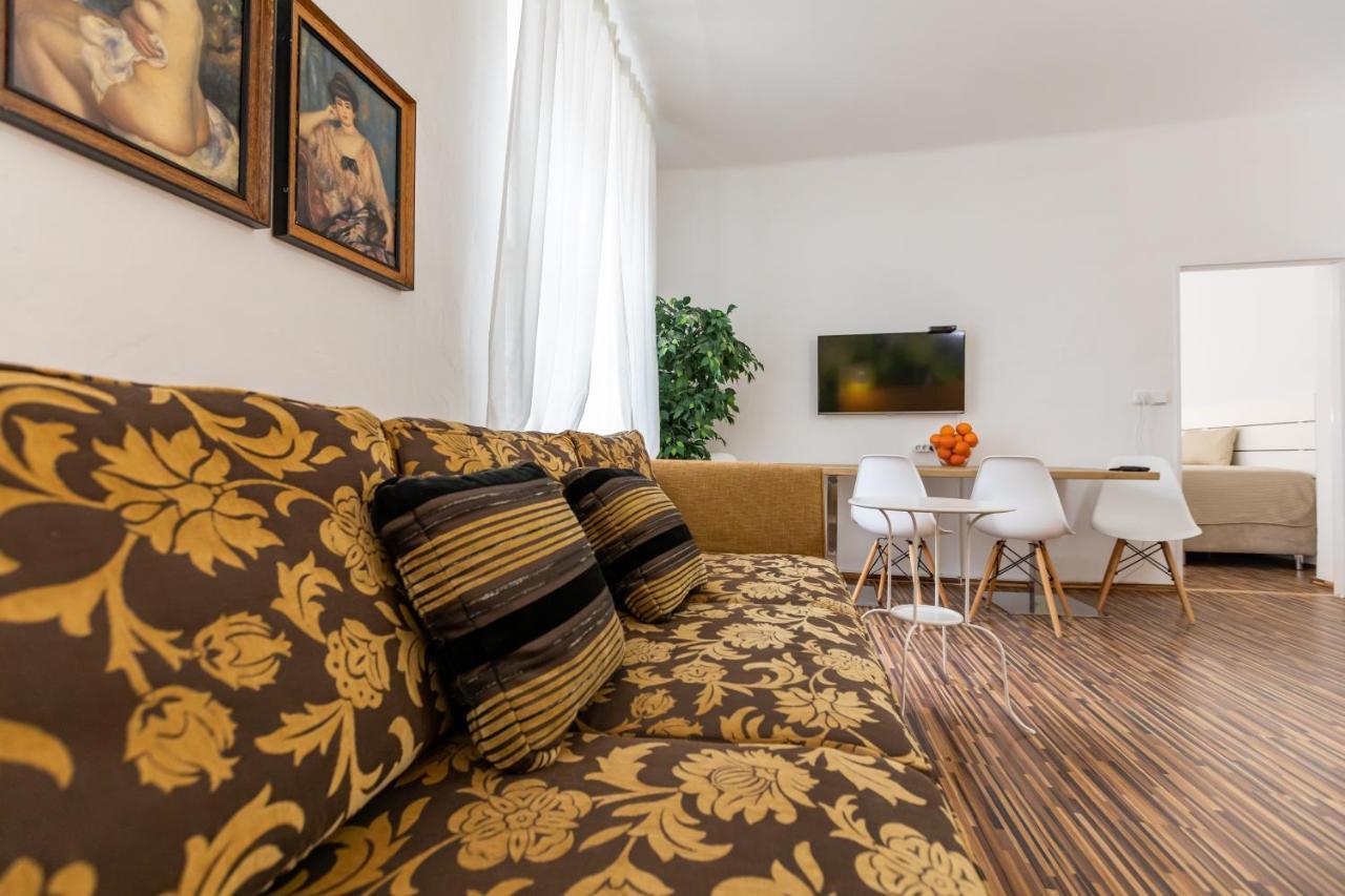 Palac Daun - Studio Apartments ズノイモ エクステリア 写真