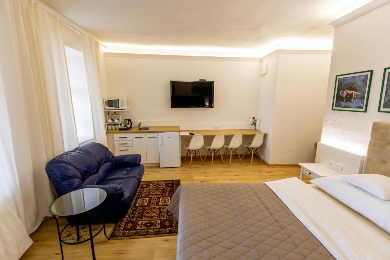 Palac Daun - Studio Apartments ズノイモ エクステリア 写真