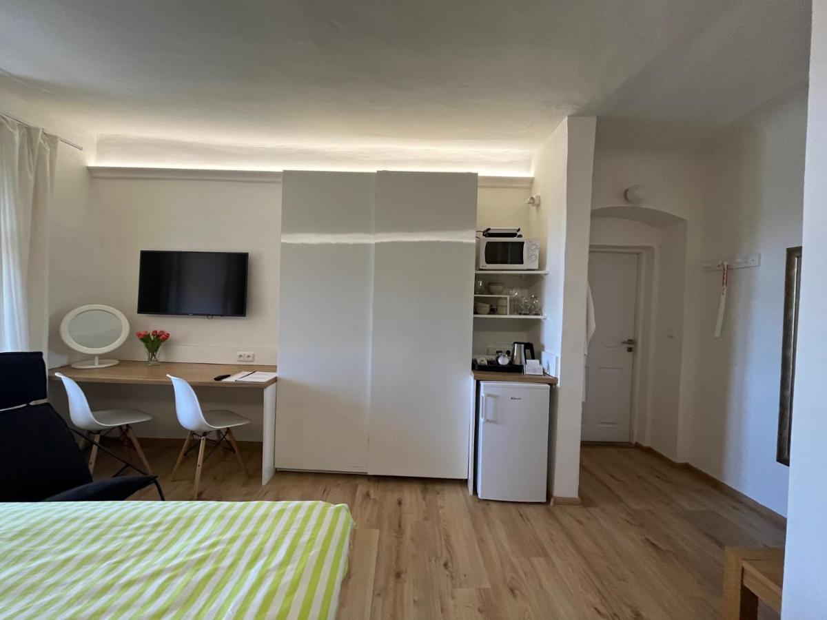 Palac Daun - Studio Apartments ズノイモ エクステリア 写真