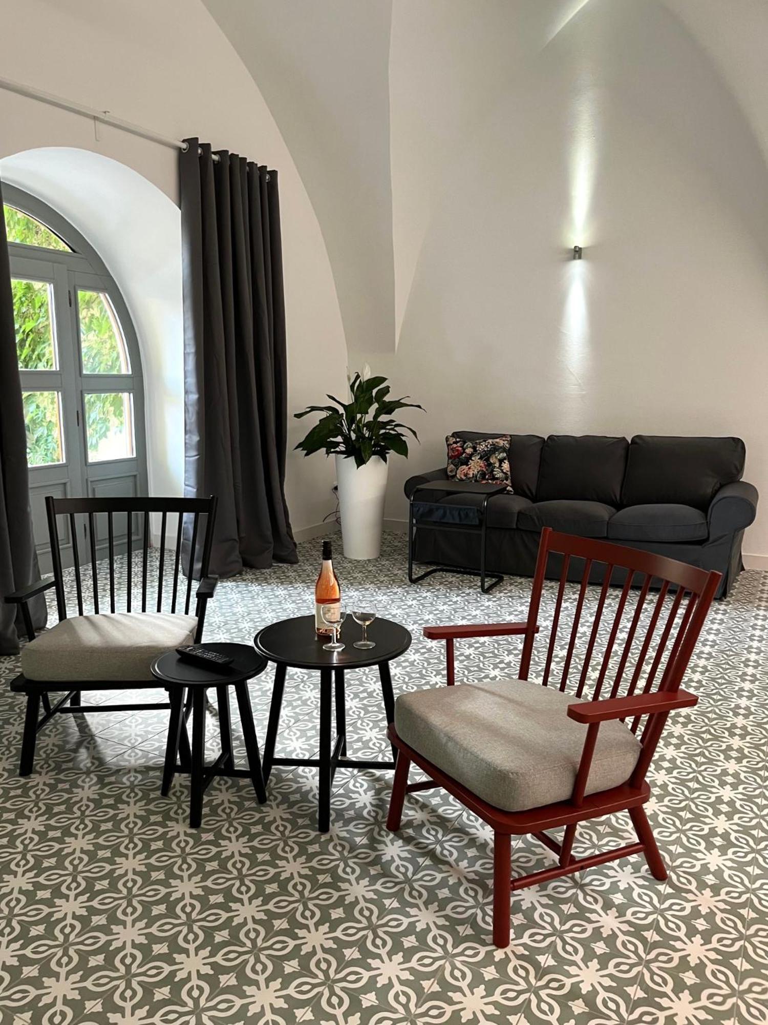 Palac Daun - Studio Apartments ズノイモ エクステリア 写真